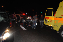 بالصور: إصابة خطيرة لفتى بحادث دهس بين مدينتي اللد والرملة 